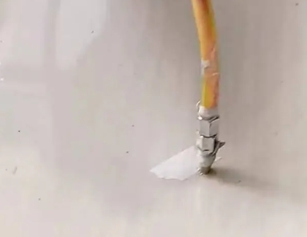 资阳瓷砖空鼓维修公司专业解答在瓷砖铺贴过程中，如果使用的砂料过粗（如全部使用了粗砂），可能会导致以下问题